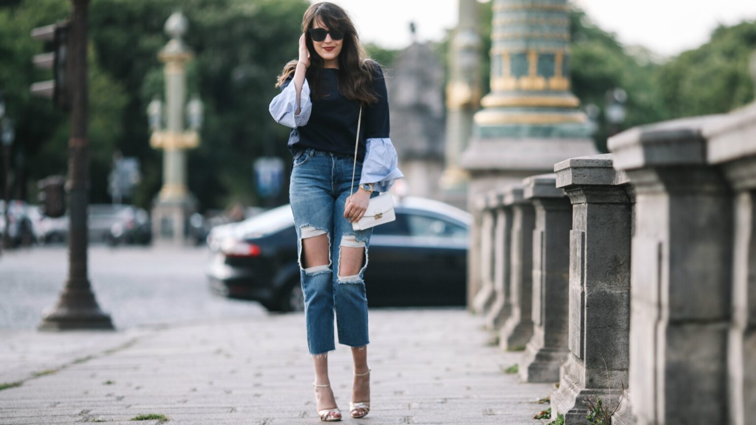 best-ways-to-diy-ripped-knee-jeans-without-ruining-them-lotusflow3r